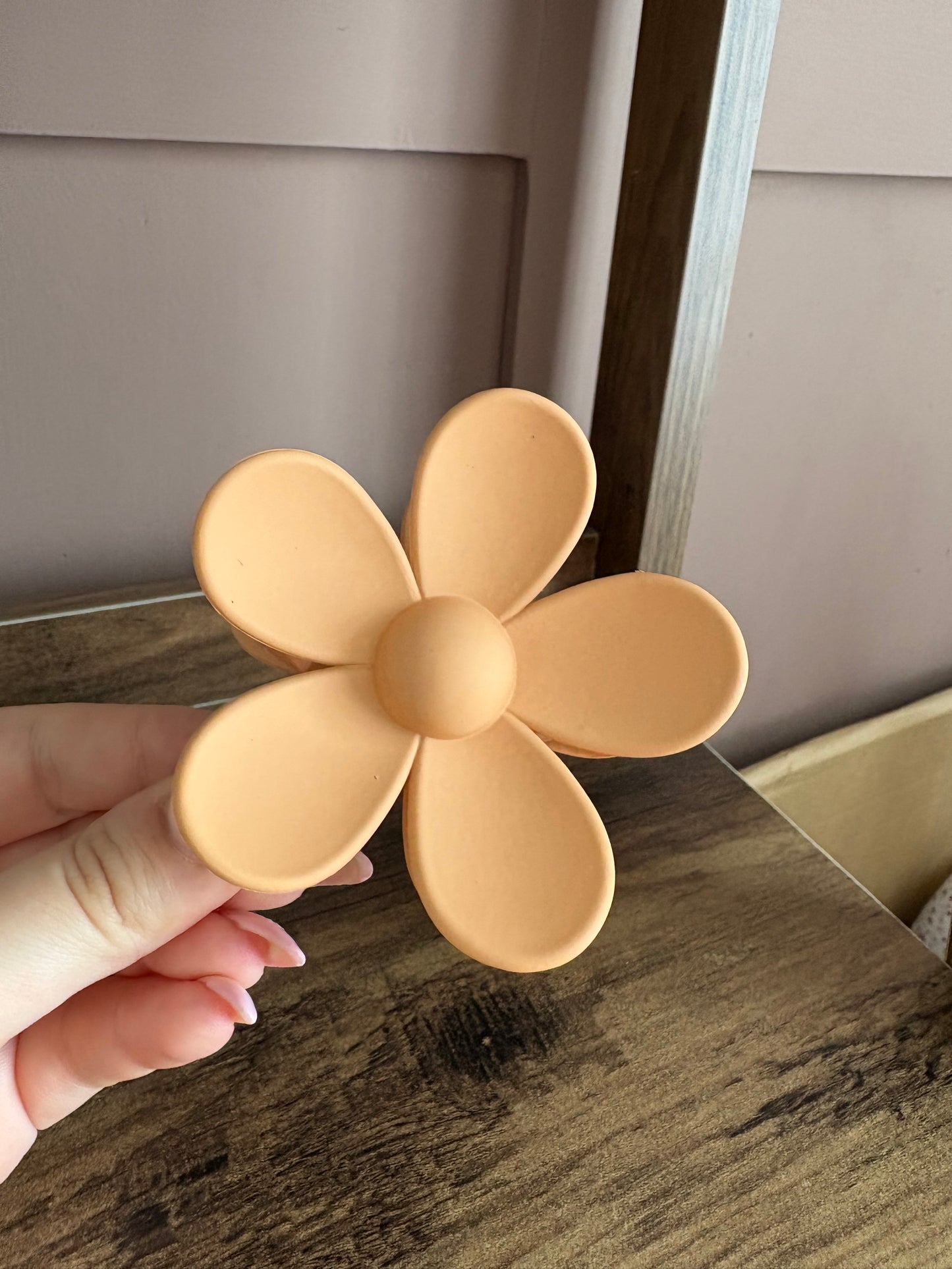Flower claw clips - neutrals