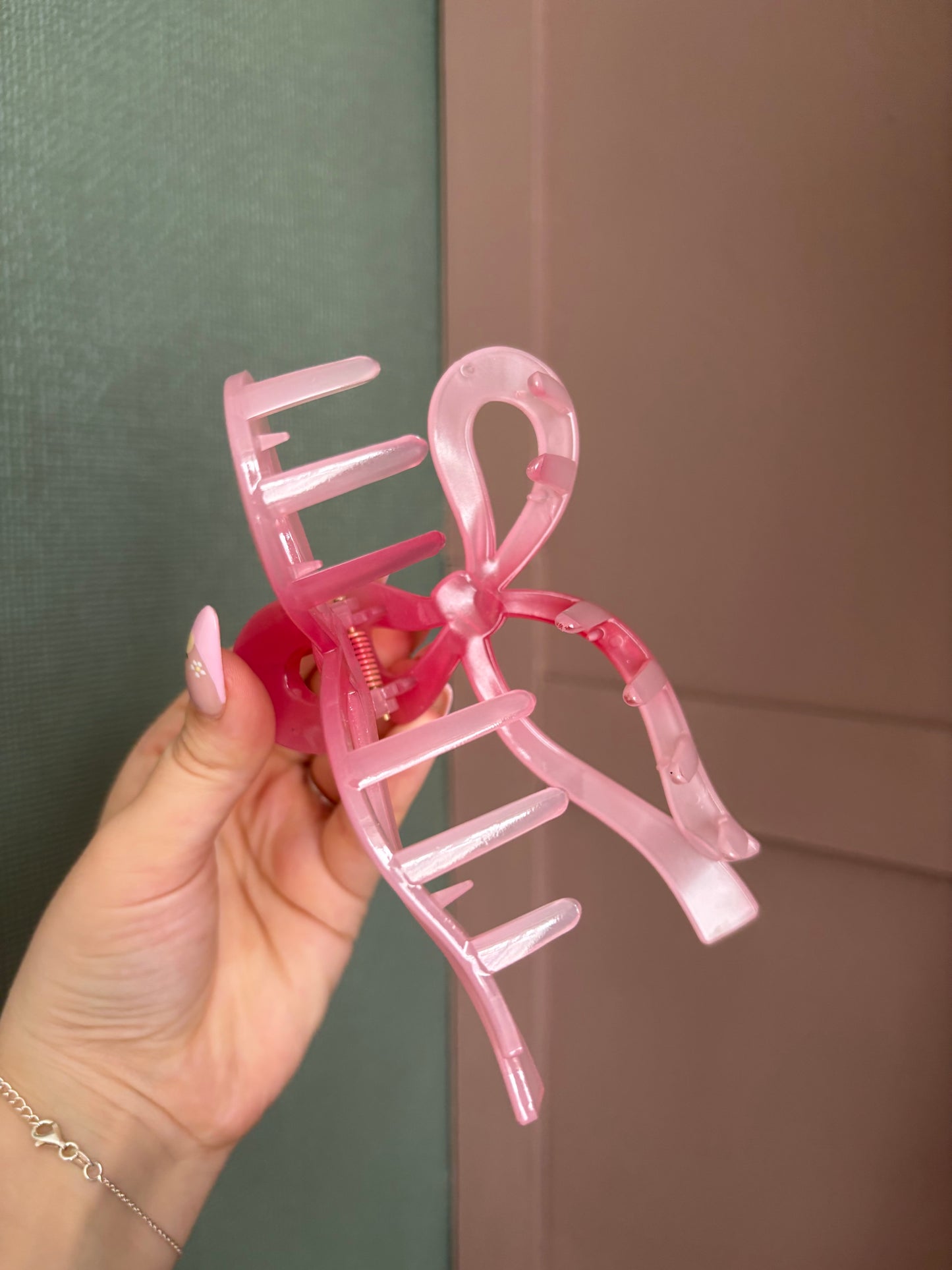 Bow claw clips - pinks