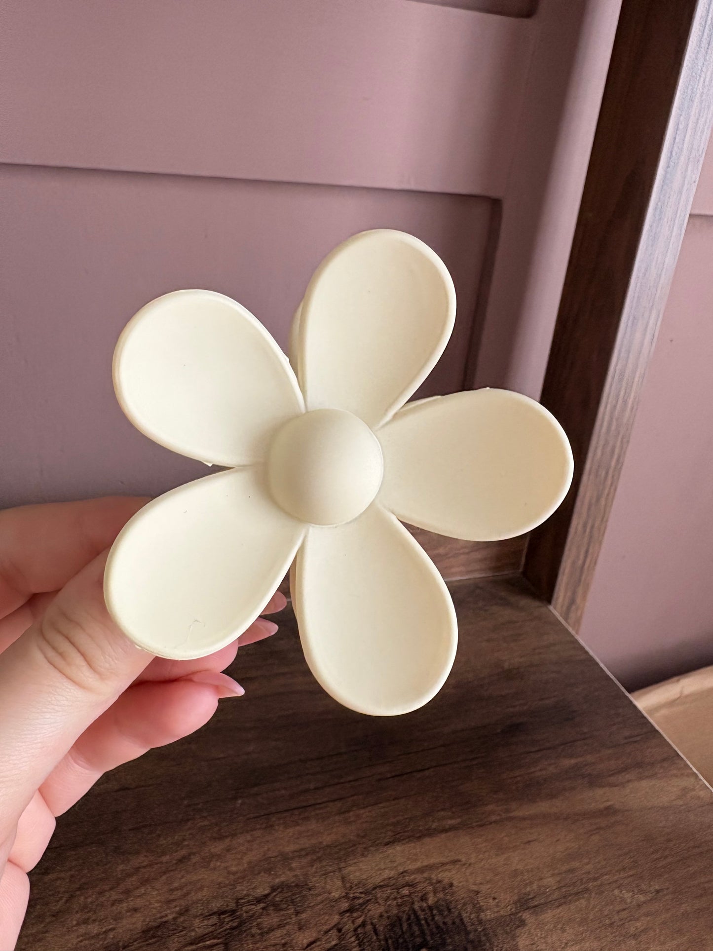 Flower claw clips - neutrals