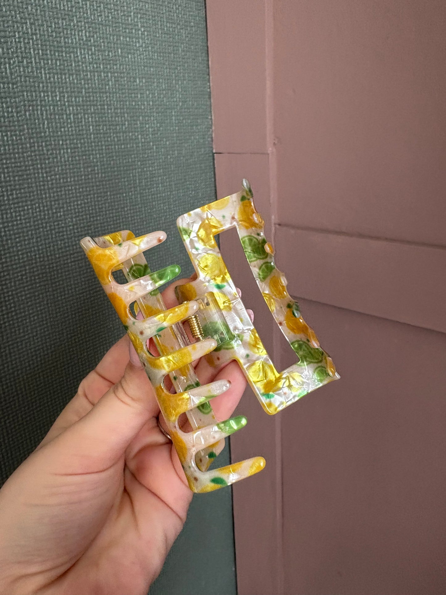 Fruit claw clips