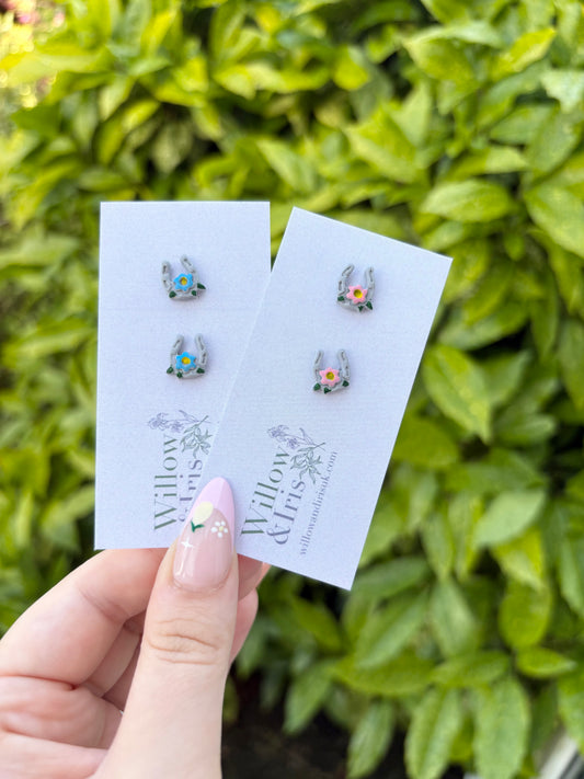 Horseshoe stud earrings