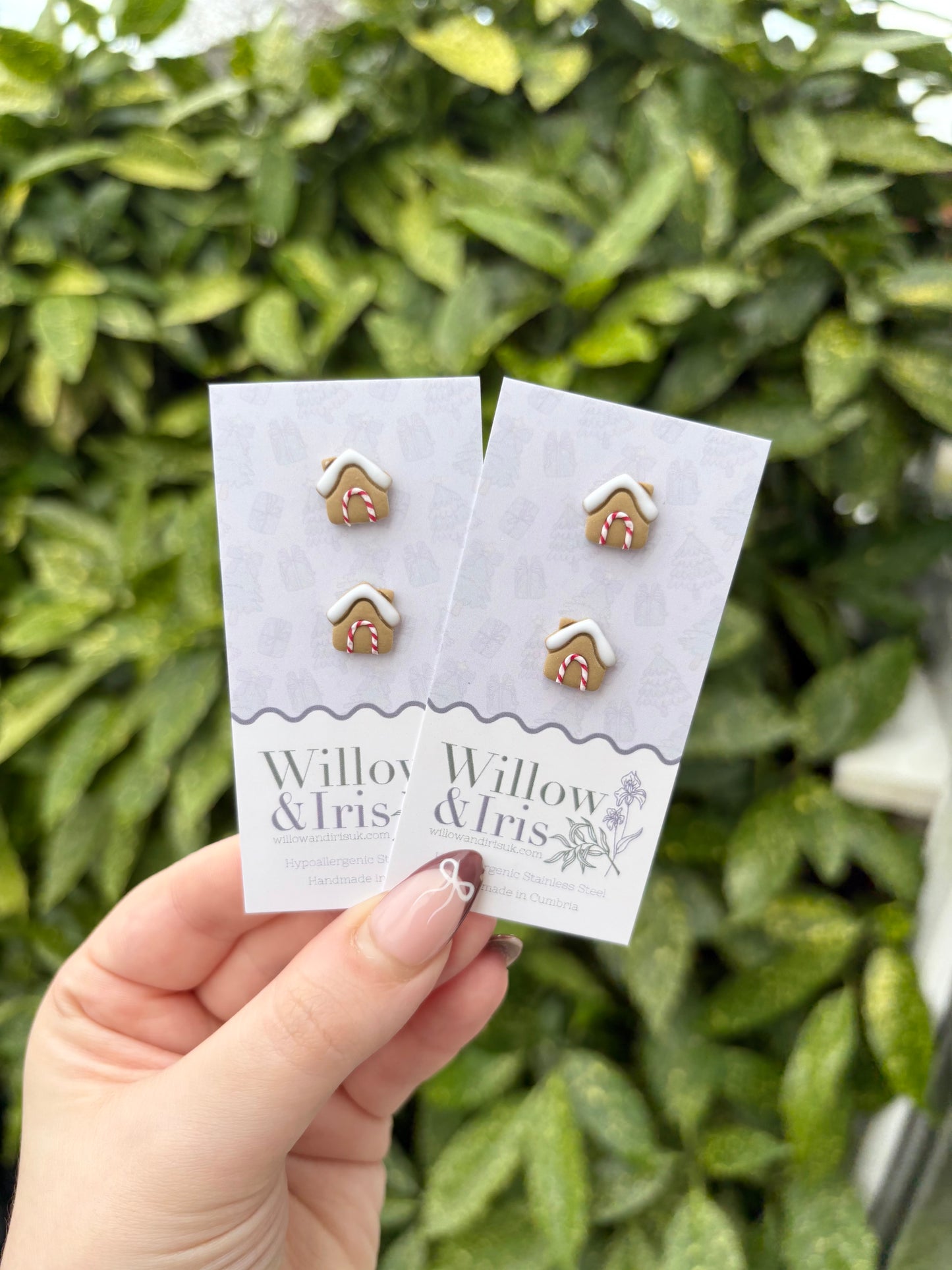 Gingerbread house studs